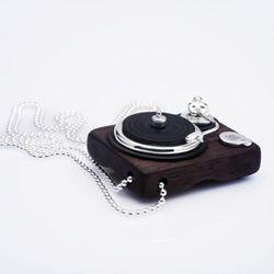Darkcloud's Turntable pendant