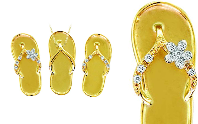Sandals For Your Neck's 14-carat gold sandal with diamond pendant collection