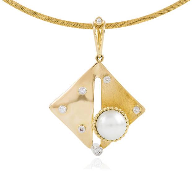 Perla & diamante pendant by Kian Dastyar