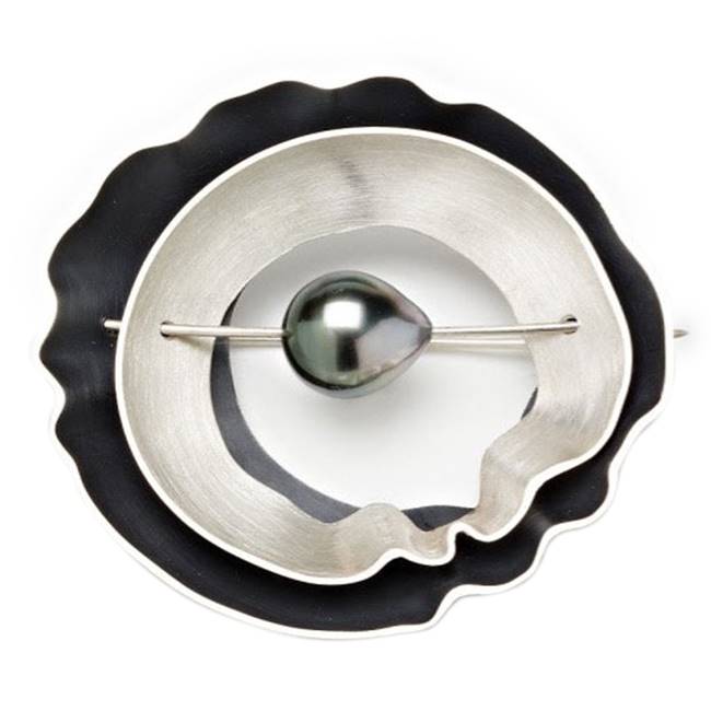Mollusc Brooch with Tahitian Pearl, Leopoldseder