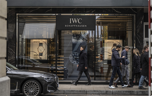 Swiss luxury goods company Richemont has reported strong sales over the past financial year, driven by an impressive performance from jewellery brands. | Source: Bloomberg/Jose Cendon