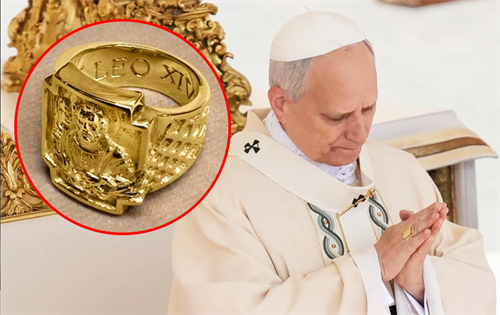 The Catholic Church has elected a new Pope with a ceremony involving a significant piece of jewellery. | Source: Gregorio Borgia/AP via CNN