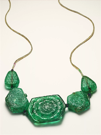 A Mughal carved emerald necklace
