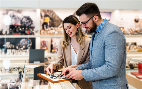 Australia’s independent jewellery retailers have performed well for a second consecutive month, recording a modest increase in sales in June. | Source: Adobe Stock