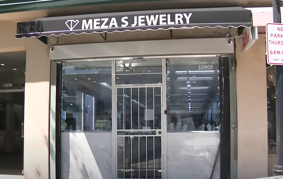 Jewellery valued at more than $2 million has been stolen from an independent jewellery retailer in another incident involving the breach of a store’s roof by criminals. | Source: KCAL News