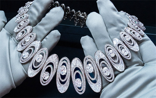 British jewellery designer Graff has released a remarkable new collection paying tribute to the 1960s. | Source: Graff