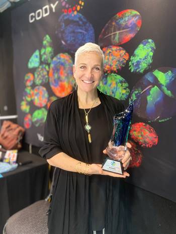 Nadia Neuman of Mondial in Sydney showcases The Celestine at the 2025 Australian Opal Exhibition.