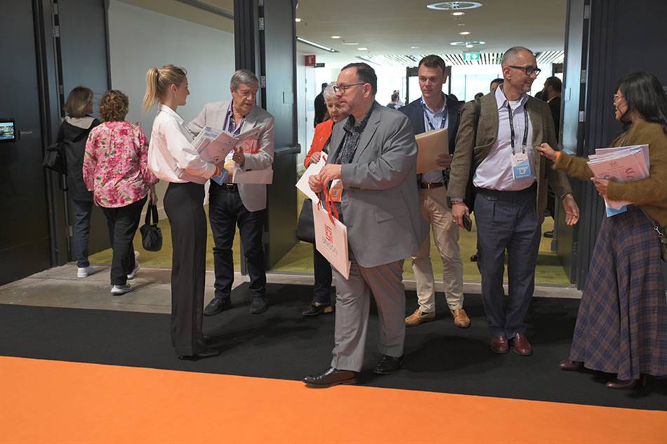 Buyers march into the 2025 Sydney Fair in Darling Harbour.