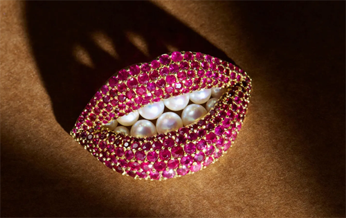 Salvador Dalí and Henryk Kaston, Cultured Pearl and Ruby Lips Brooch. Signed “HK” for Henryk Kaston. Courtesy Louisa Guinness Gallery and Leo Bieber.