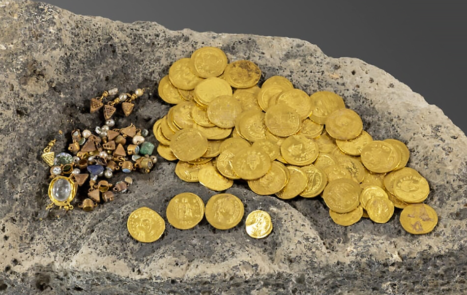 Researchers in Israel have unearthed a collection of Byzantine jewellery and treasures during archaeological excavations in the ancient city of Hippos. | Source: The Times of Israel