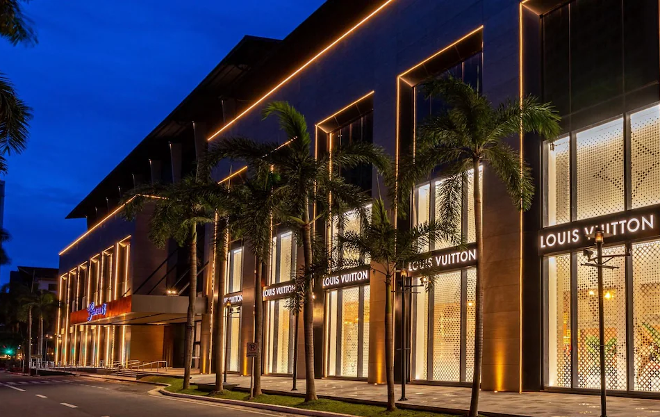 Luxury juggernaut Louis Vuitton Moët Hennessy (LVMH) reported a modest decline in jewellery and watch sales for the past quarter. | Source: Louis Vuitton