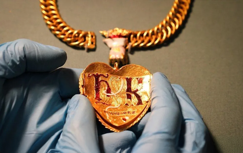 The British Museum has launched an appeal to permanently acquire a gold pendant described as one of the most ‘incredible’ pieces of English history ever unearthed. | Source: Yahoo News/PA Media