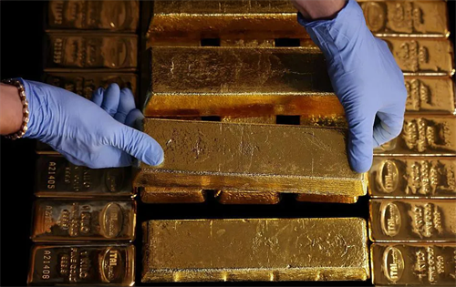 A special report has highlighted increasing concerns in the jewellery industry surrounding the skyrocketing price of gold. | Source: BBC