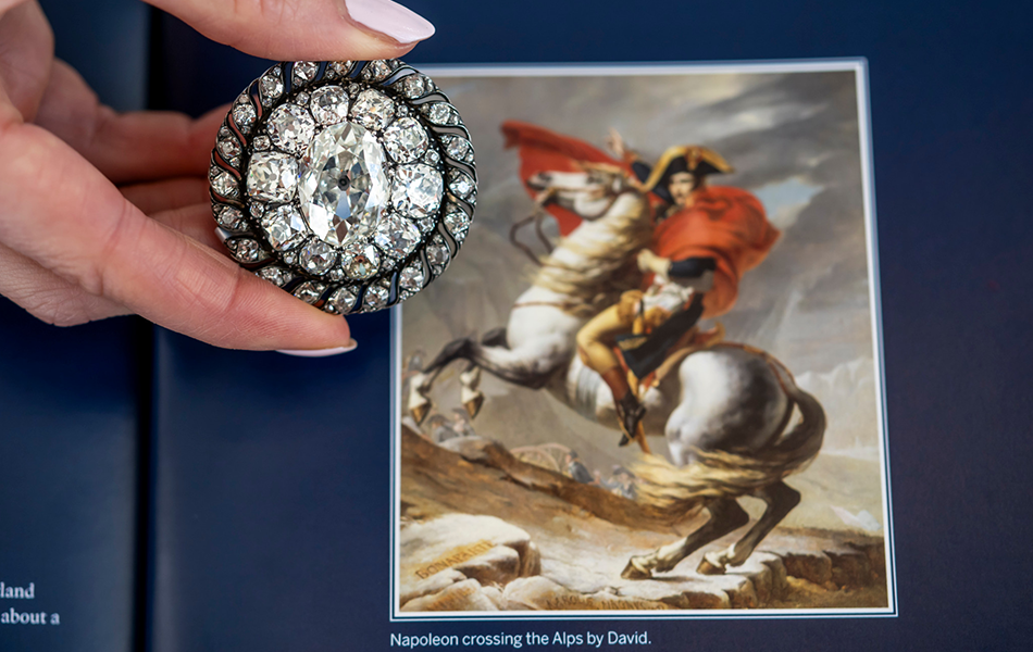 A diamond brooch, once owned by French Emperor Napoleon Bonaparte, has shattered pre-sale estimates at an auction in Geneva. | Source: Entrevue