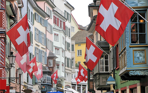 An agreement has reportedly been reached between the US and Switzerland for a lower tariff rate – a welcome announcement for the broader luxury watch industry. | Source: Shutterstock