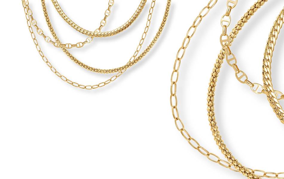 Nomination Italy: Explore our Ready to Wear Fashion Jewellery! The Ecclettica range offers stylish, durable, gold-plated stainless steel necklaces. Perfect for everyday wear and layering. | Source: Nomination Italy