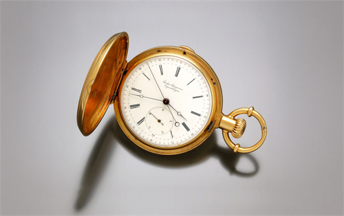 A gold pocket watch recovered after the tragic sinking of the RMS Titanic has been sold for a record price. | Source: Ashland Watches & Jewelry