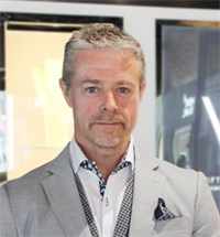 Adrian Turner, owner of Fifth Avenue Diamond Experts