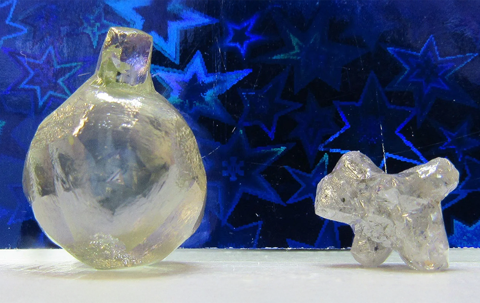 The “ornament” and “puppy” rough diamonds. | Source: Rapaport/Alrosa