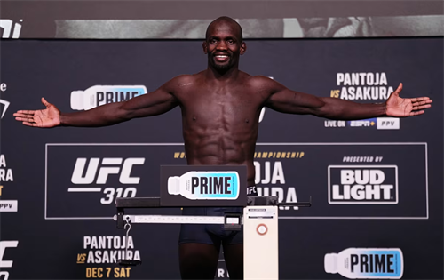 In an emotional interview, a professional mixed martial artist has detailed his rise in the sport from humble beginnings as a diamond smuggler in Zimbabwe. | Source: CNN