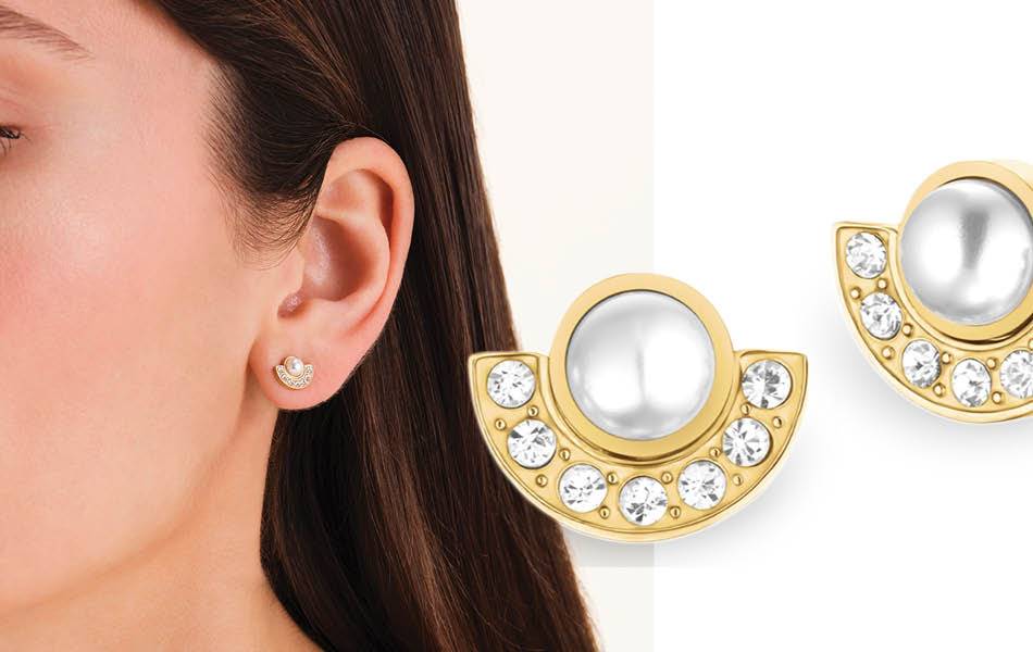 Modern twist on a classic. Radiant pearls encircled by Swarovski crystals. 14ct gold-plated stainless steel. Versatile & elegant jewellery.