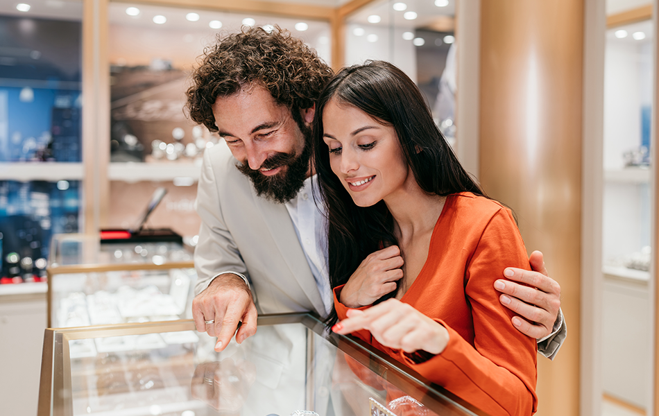 The latest analysis of sales at independent jewellery stores in Australia has been highlighted by another month of improved performance. | Source: Shutterstock