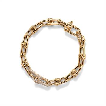 Medium link Bracelet in yellow gold with diamonds