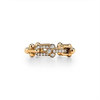 Small link ring in yellow gold with diamonds
