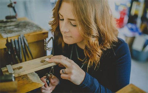 A special report has highlighted the efforts of a Sydney jeweller to reduce the stigma around a significant disease.