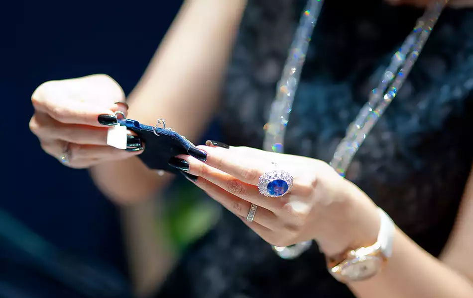 Jewellery sales rose at independent jewellery stores in Australia, according to the latest monthly report from Retail Edge Consultants.