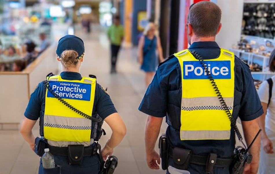 Retail industry representatives have praised Victoria Police for the results of ‘Operation Pulse’, a blitz targeting criminals at shopping centres. | Source: Aussie Vibes Daily