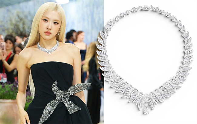 Rosé attends the 2026 Met Gala in New York, wearing Tiffany & Co.’s Diamond Palm Necklace featuring a 4.26-carat cushion-cut diamond from the Blue Book 2026: Hidden Garden collection. | Source: Only Natural Diamonds/Tiffany & Co.