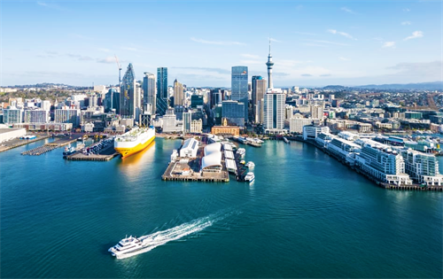 A New Zealand business regulator has released its first-ever assessment of the state of competition across the economy, finding that while markets have become slightly less dominated by the largest companies, it is becoming harder for new small businesses to become established. | Source: Smith Stone