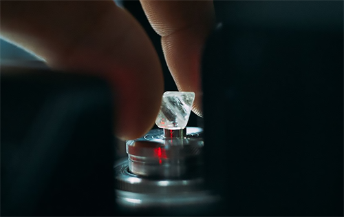 The Gemological Institute of America (GIA) has confirmed it will take a 30 per cent shareholding in Tracr, the De Beers Group’s diamond tracing platform. | Source: Engineering News