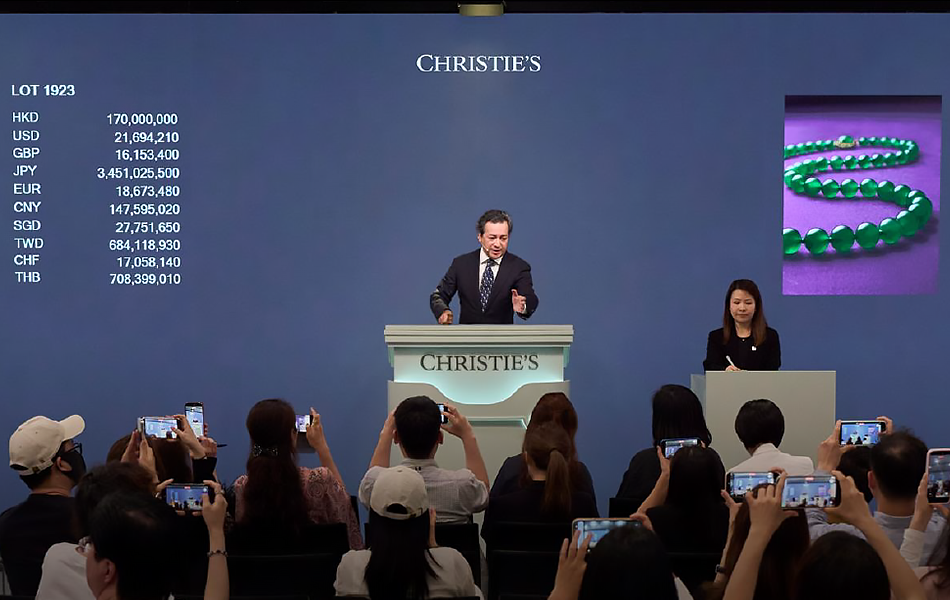 The most valuable jadeite necklace to appear at auction over the past decade has commanded a staggering return in Hong Kong. | Source: Christie's