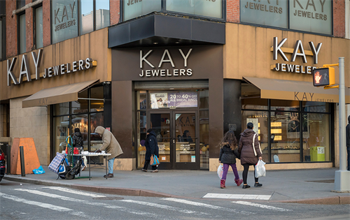 Signet Jewelers, the world’s largest retailer of diamond jewellery, has reported an increase in revenue in the first quarter of the financial year amid an ongoing strategic overhaul. | Source: Shutterstock
