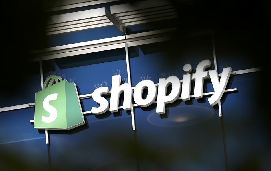 A 20-year-old business owner has filed a lawsuit against Shopify in Australia, alleging the platform refused to remove two ‘ghost stores’ that replicated his website and designs. | Source: REUTERS/Chris Wattie