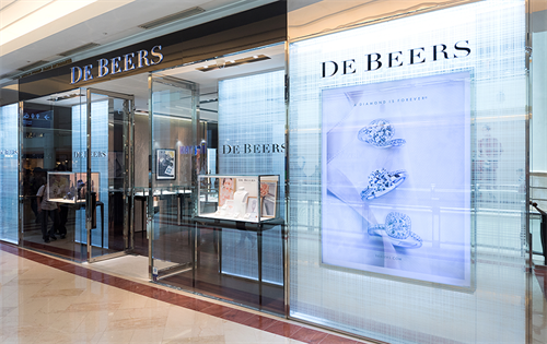 The eagerly anticipated sale of the De Beers Group, the world’s largest diamond producer, could happen in a matter of weeks. | Source: Shutterstock