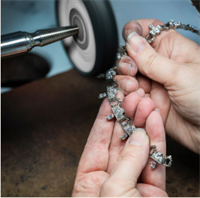 Polishing of the necklace