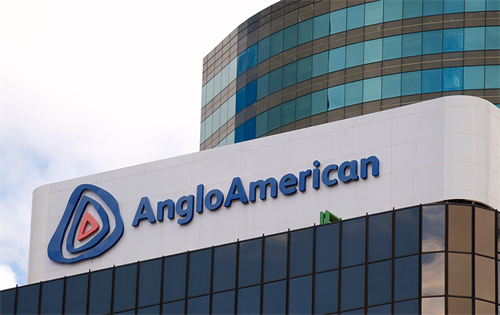 Anglo American has reportedly selected a leading candidate to purchase the De Beers Group. | Source: Shutterstock