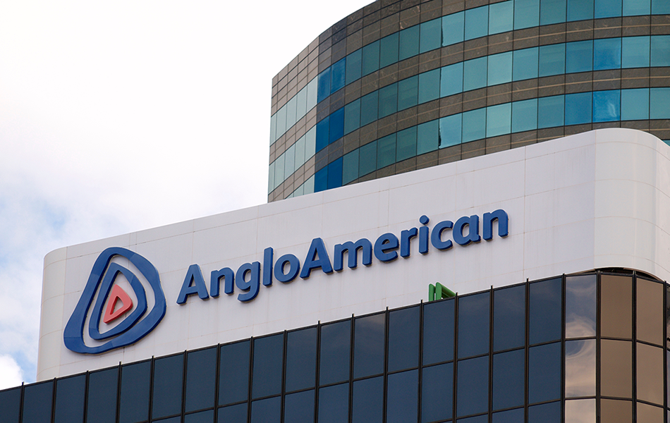 Anglo American has reportedly selected a leading candidate to purchase the De Beers Group. | Source: Shutterstock