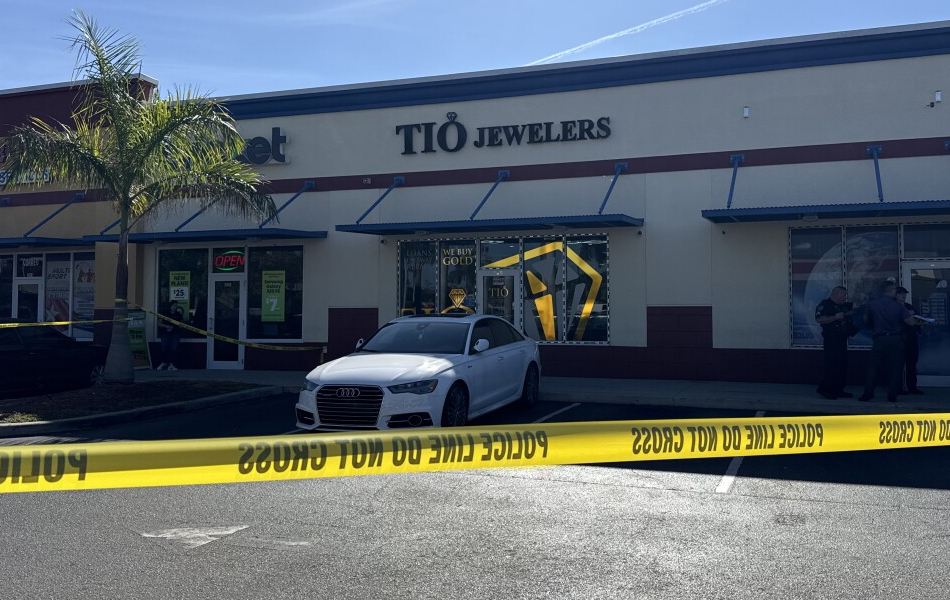 A suspect accused of robbing a jewellery store has landed on the Federal Bureau of Investigation (FBI) Most Wanted List. | Source: Tampa Bay 28