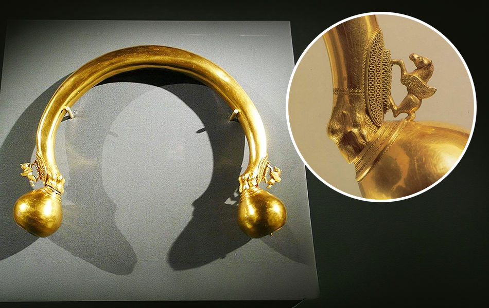 A 2,500-year-old Celtic gold torque has been stolen from a French museum, marking the continuation of a bizarre series of well-known jewellery thefts across the country. | Source: Le Monde