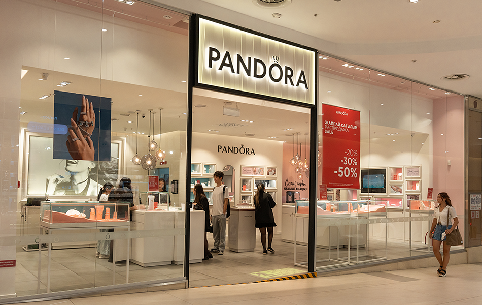 The world’s largest jewellery brand, Pandora, has reported an increase in sales amid an ongoing network expansion. | Source: Shutterstock