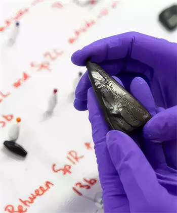 Jewellery worn by a Scottish woman was recently showcased for the first time in 4,000 years. Pieces of a necklace and bracelet were unearthed in 1870 at a burial site near Dundee. Now, National Museums Scotland conservators have combined the original pieces with recreations.