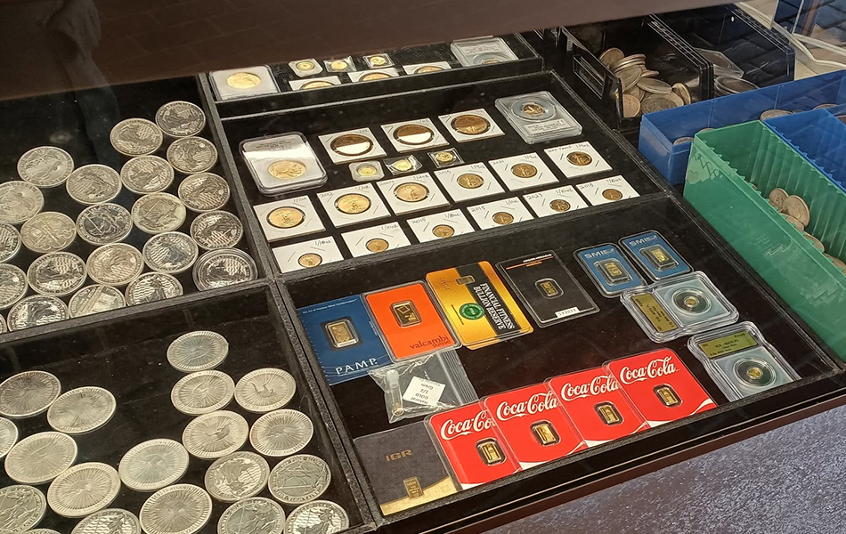 A vigilant jeweller has saved an elderly woman from a gold scam. | Source: Cedar Springs Coins & Jewelry