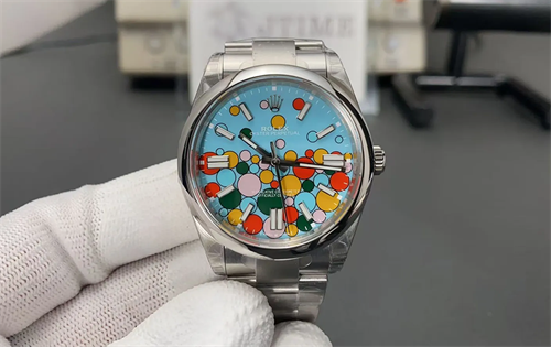 A fascinating new report has highlighted the increasing sophistication of counterfeit luxury watches. | Source: WIRED