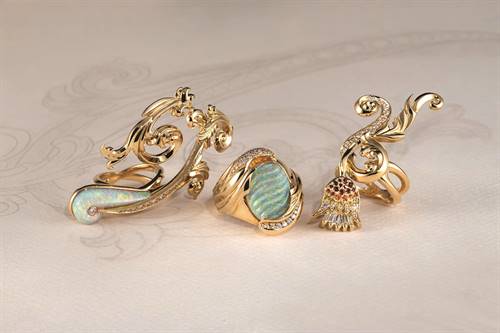 As part of its 50th anniversary celebration, BECKS showcased three one-of-a-kind pieces at the International Jewellery Fair in Sydney.