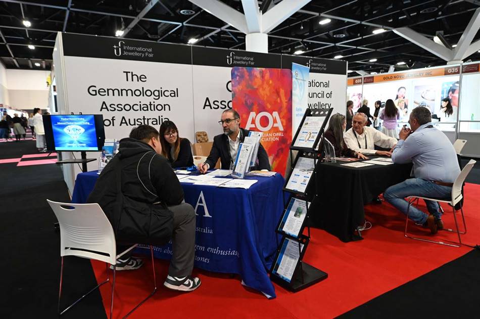 Australian Opal Association (AOA)