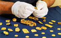 An impressive amount of gold, as well as jewellery and other assorted treasures, has been recovered from a shipwreck in the waters of Croatia. | Source: Reuters